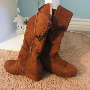 Girls brown boots